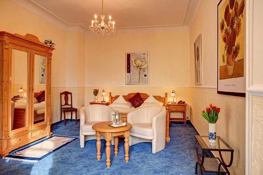 Stadthotel Detmold Eksteriør bilde